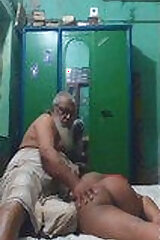 Un vieux drague une jeune meuf sexy | elle fille pakistanais